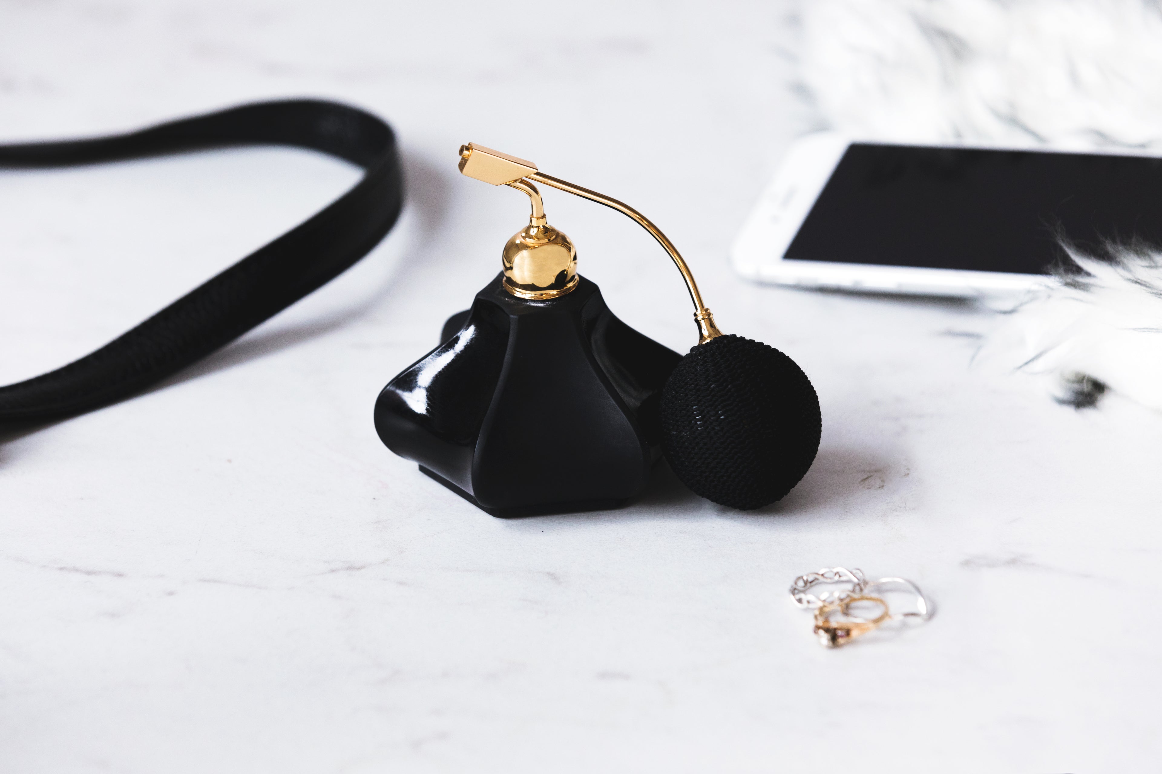 Fragrance Spice is a perfume store that carries luxury fragrances for men and women including jewelries, electronics and clothing items. 